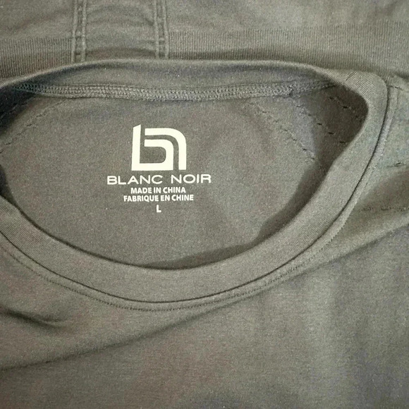 Blanc Noir Long sleeve Magnetic Top seamless black size large - Picture 5 of 5